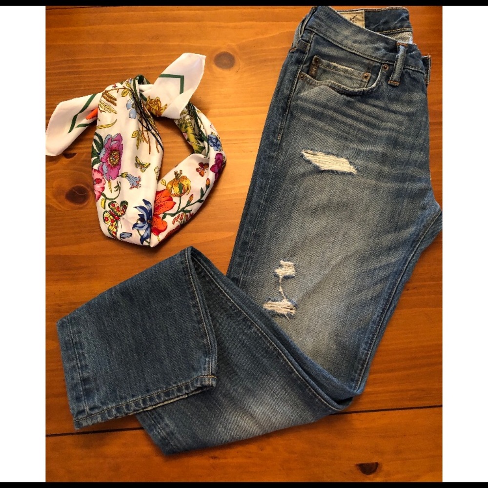 Abercrombie& Fitch Distressed Denim